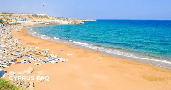 Kuzey Kıbrıs'taki Acapulco Plajı